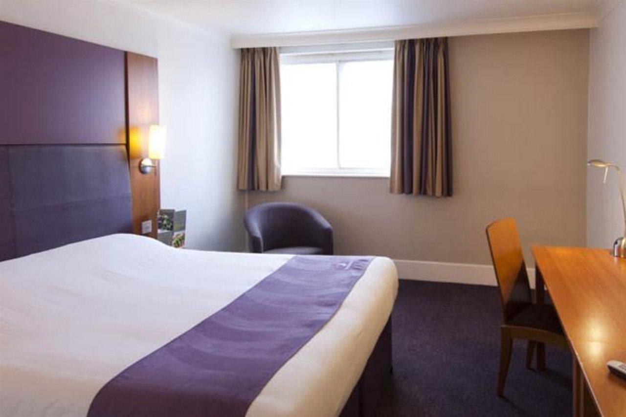 Premier Inn Runcorn Extérieur photo